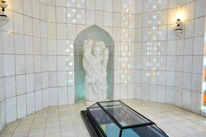 The tomb of Husein Javid